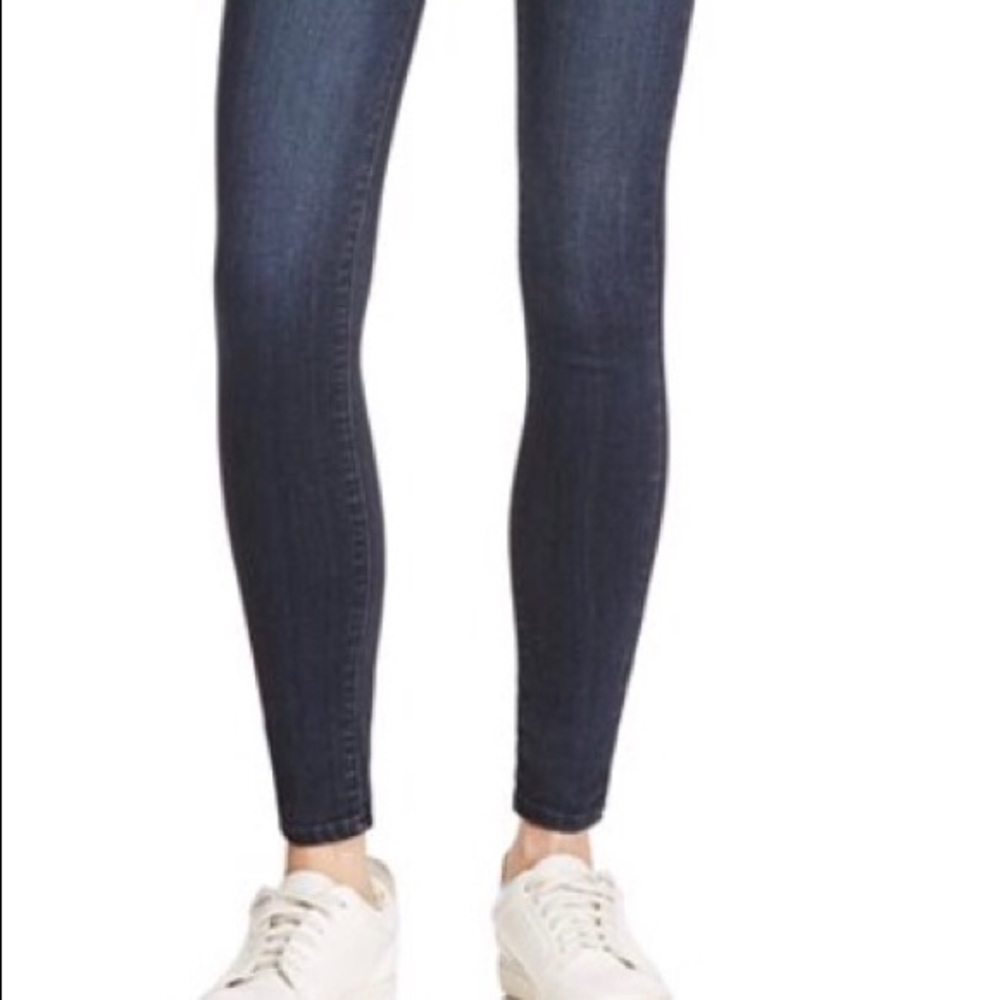 Like new Paige Horton Ultra Skinny Jeans